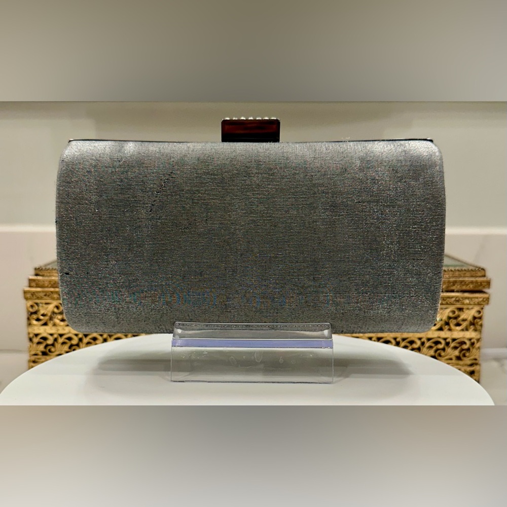 VTG Bloomingdale’s Metallic Silver Evening Bag w/ Crystal Clasp - VGUC - Picture 3 of 17